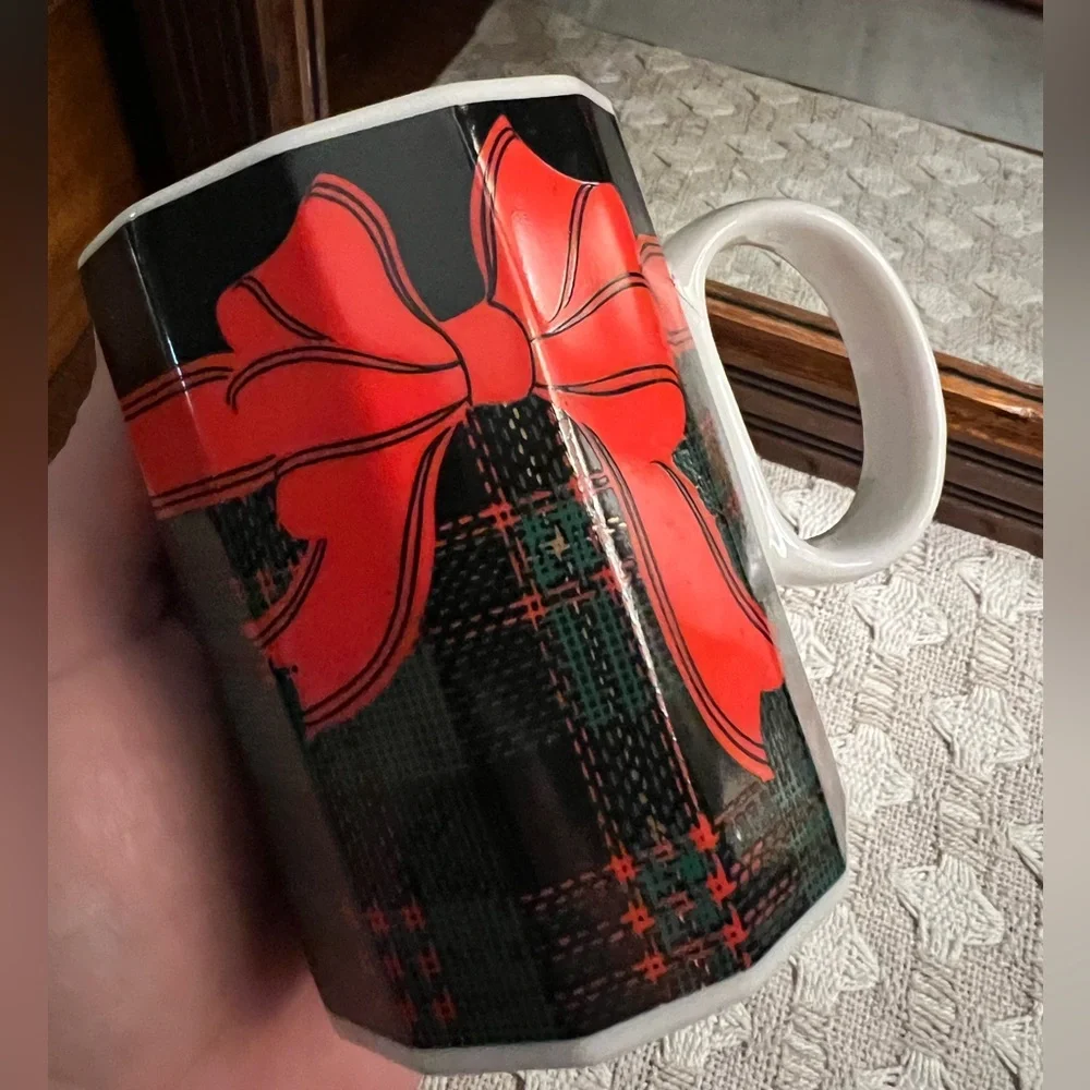 MIKASA Classic Fine China Christmas Plaid Mug Red Green Black Made‎ in Japan